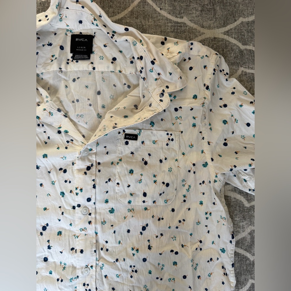 Men’s RVCA Button Up - Picture 2 of 3